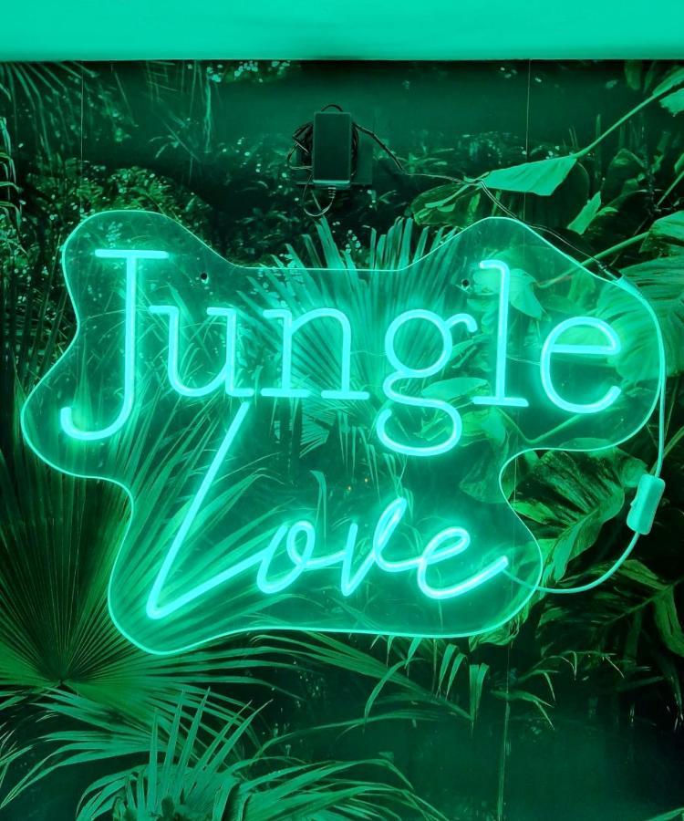 Jungle Avec Balneo A 10 Min De Disneyland Paris Apartment Serris